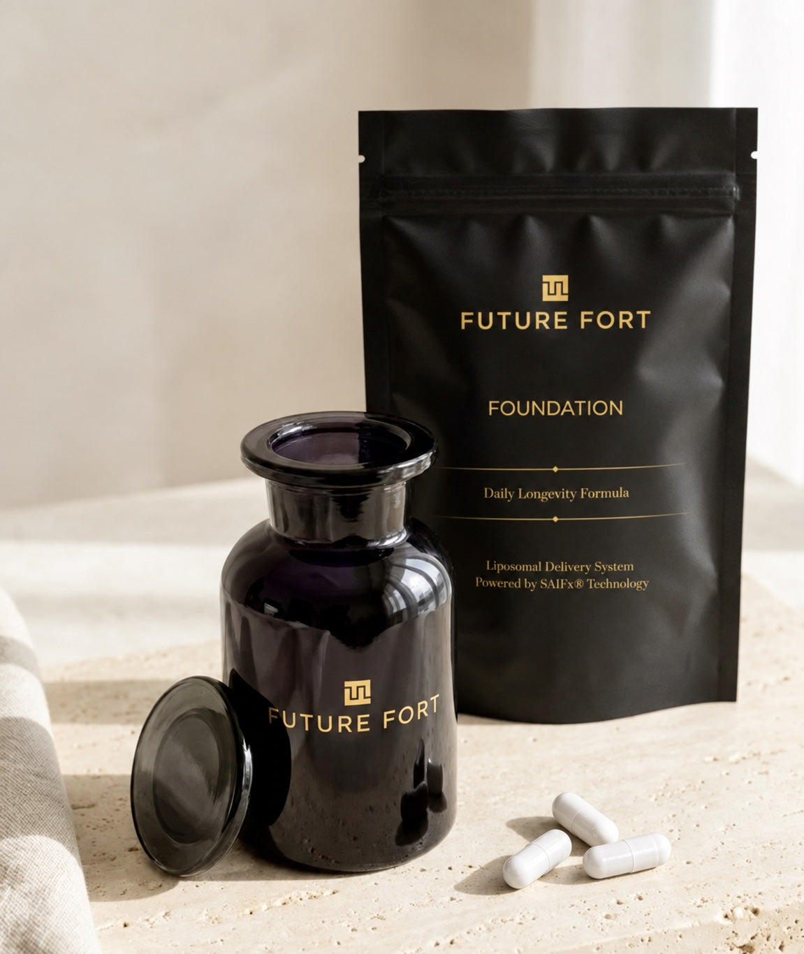 Foundation starter set: violet glass jar, refill pouch and white capsules